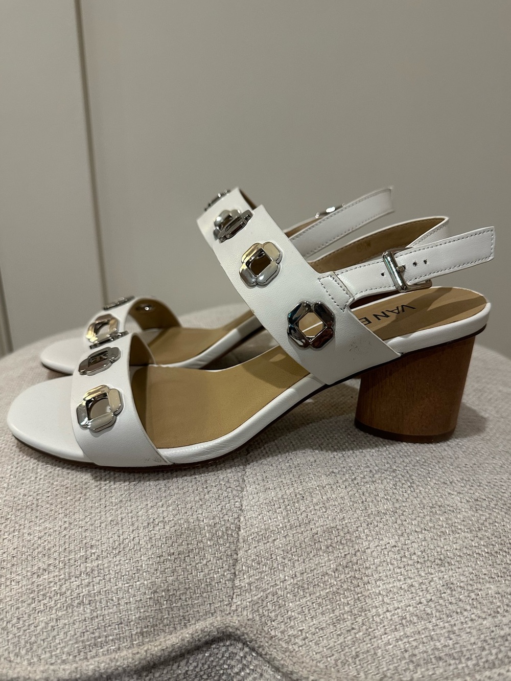 NWOT VanEli size 8.5 Wide ‘Livana’ white leather slingback heeled sandal
